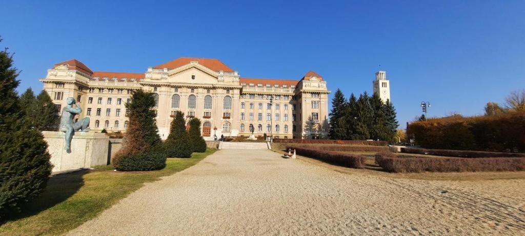 Fueredi Apartman Debrecen Ngoại thất bức ảnh